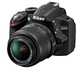 Nikon D3200 DSLR con lente de 18-55mm - Usado