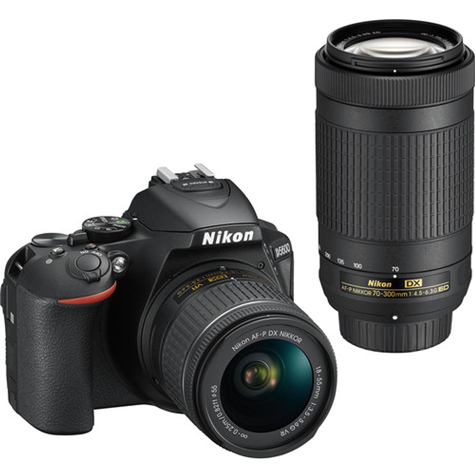 Nikon D5600 + 18-55mm + 70-300mm con accesorios - Usado