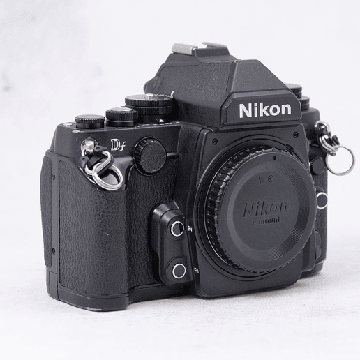 Nikon Df Negra mas bateria - Usado 3