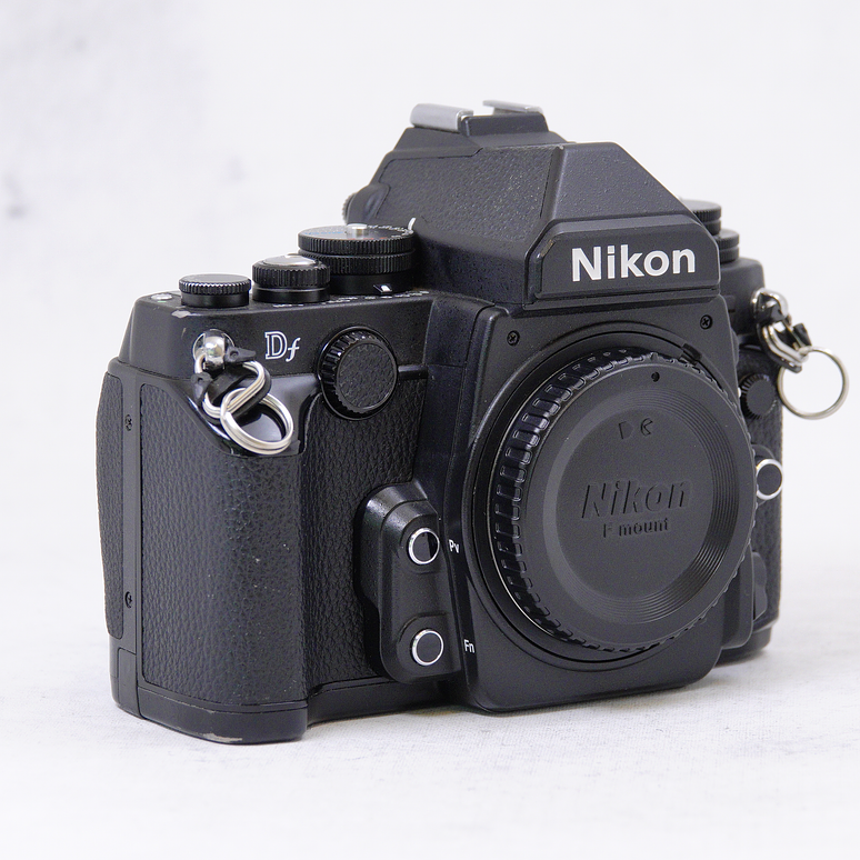 Nikon Df Negra mas bateria - Usado 3