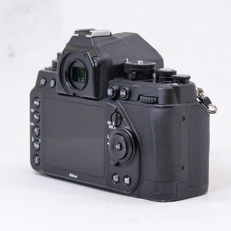 Nikon Df Negra mas bateria - Usado 5