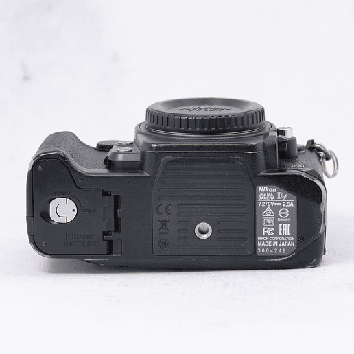 Nikon Df Negra mas bateria - Usado 11