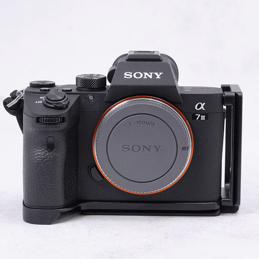 Sony a7 III con L plate mas SD 64GB y accesorios - Usado 2