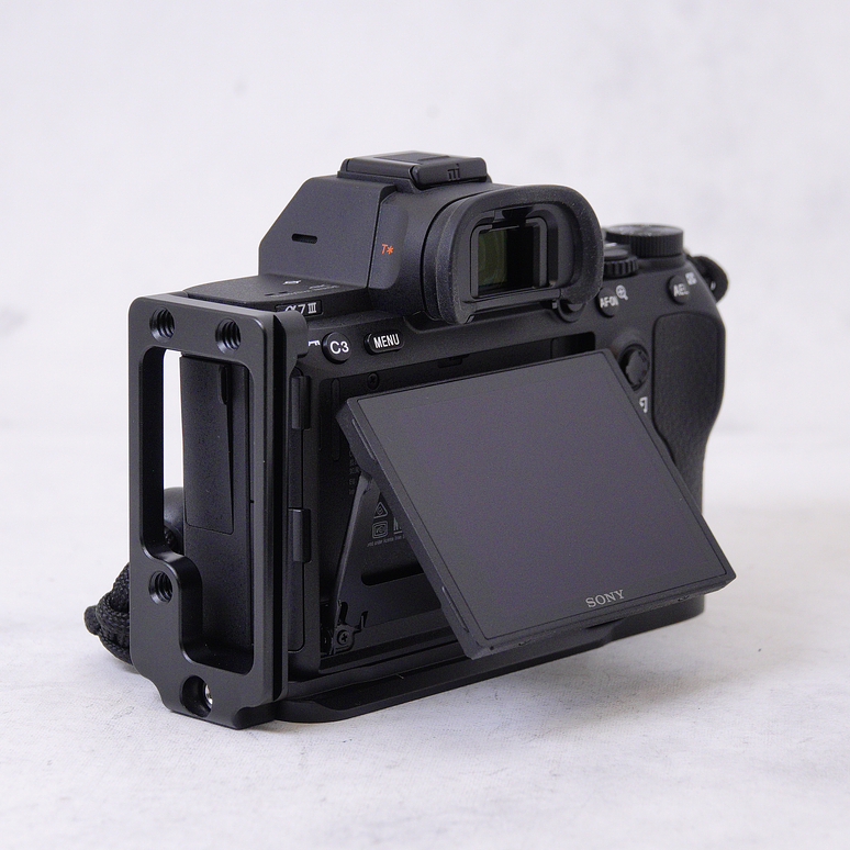Sony a7 III con L plate mas SD 64GB y accesorios - Usado 7