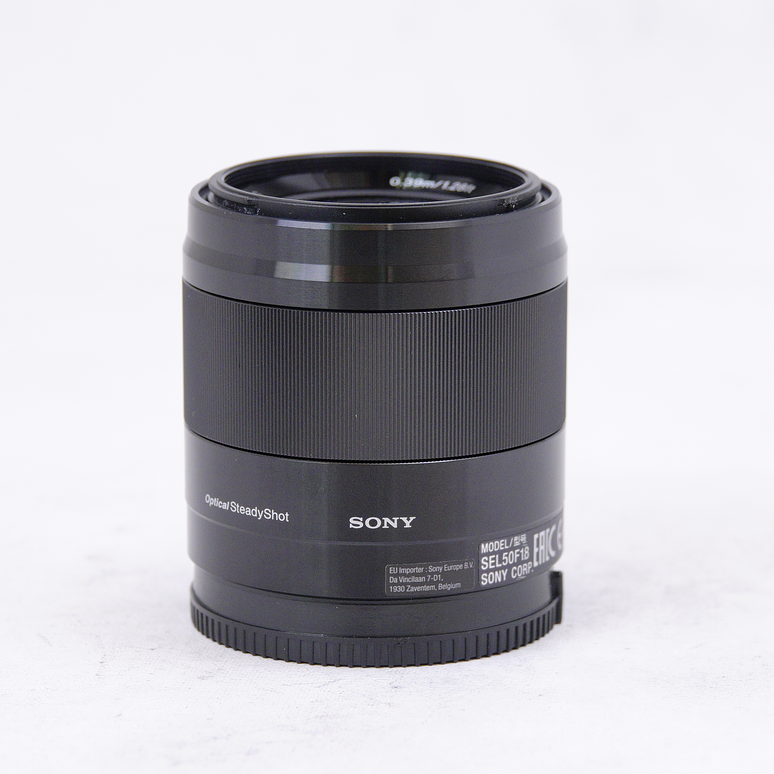 Lente Sony E 50mm f/1.8 OSS (negro) - Usado 2