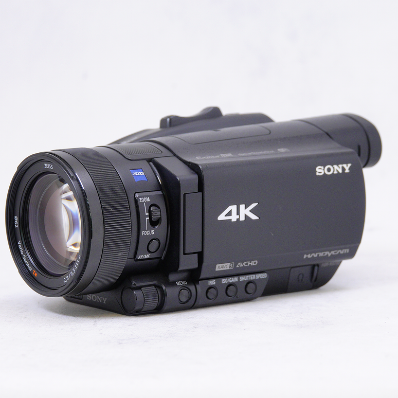 Sony FDR-AX700 4K Camcorder - Usado 2
