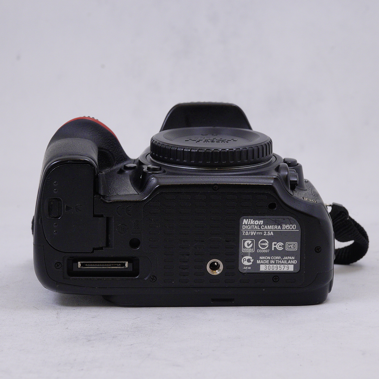Nikon D600 DSLR Camara (Cuerpo) con accesorios - Usado 11