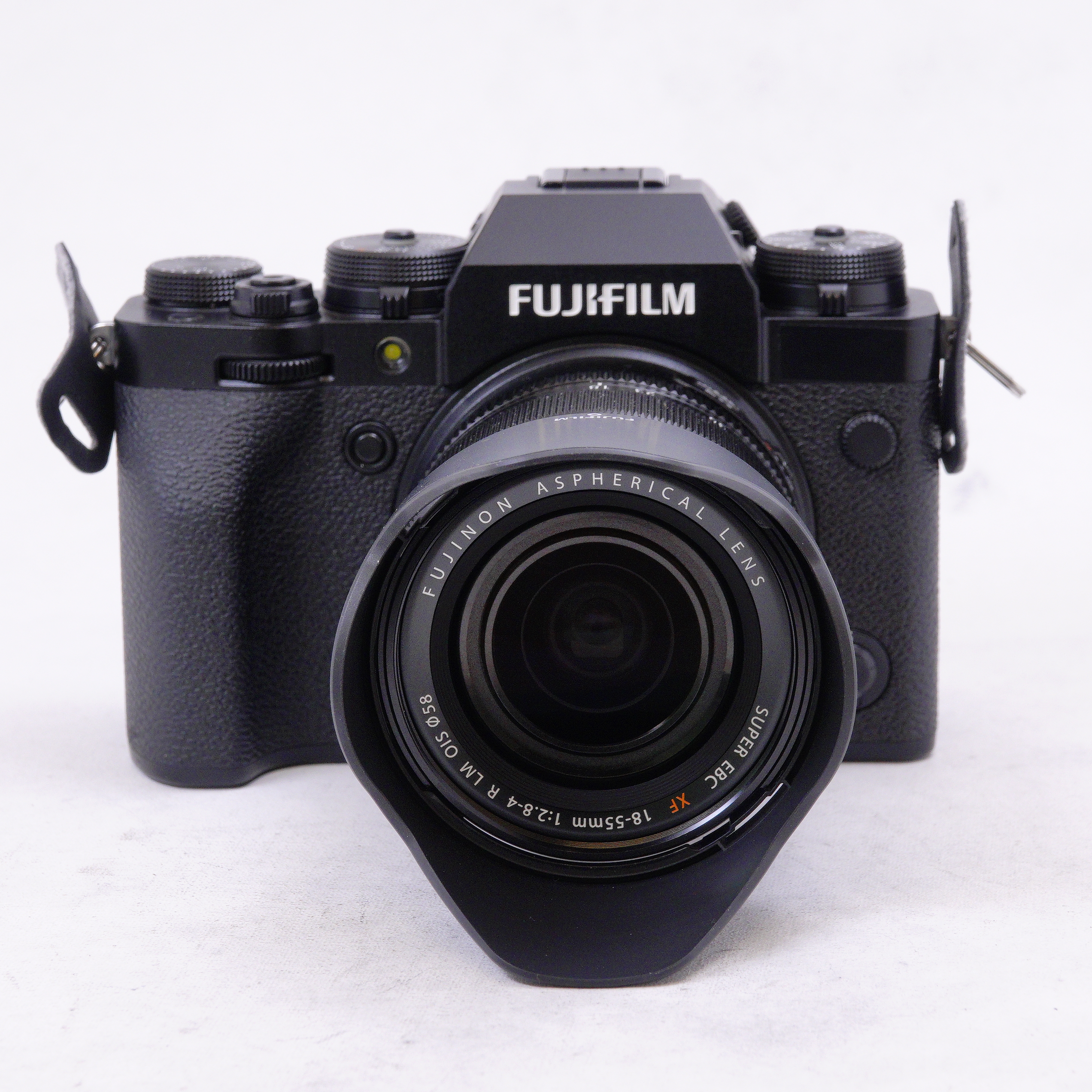 KIT Fujifilm X-T4 black con Lente XF 18-55MM F2.8-4 R LM OIS - Usado