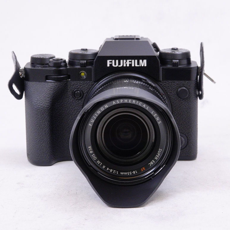 KIT Fujifilm X-T4 black con Lente XF 18-55MM F2.8-4 R LM OIS - Usado 2