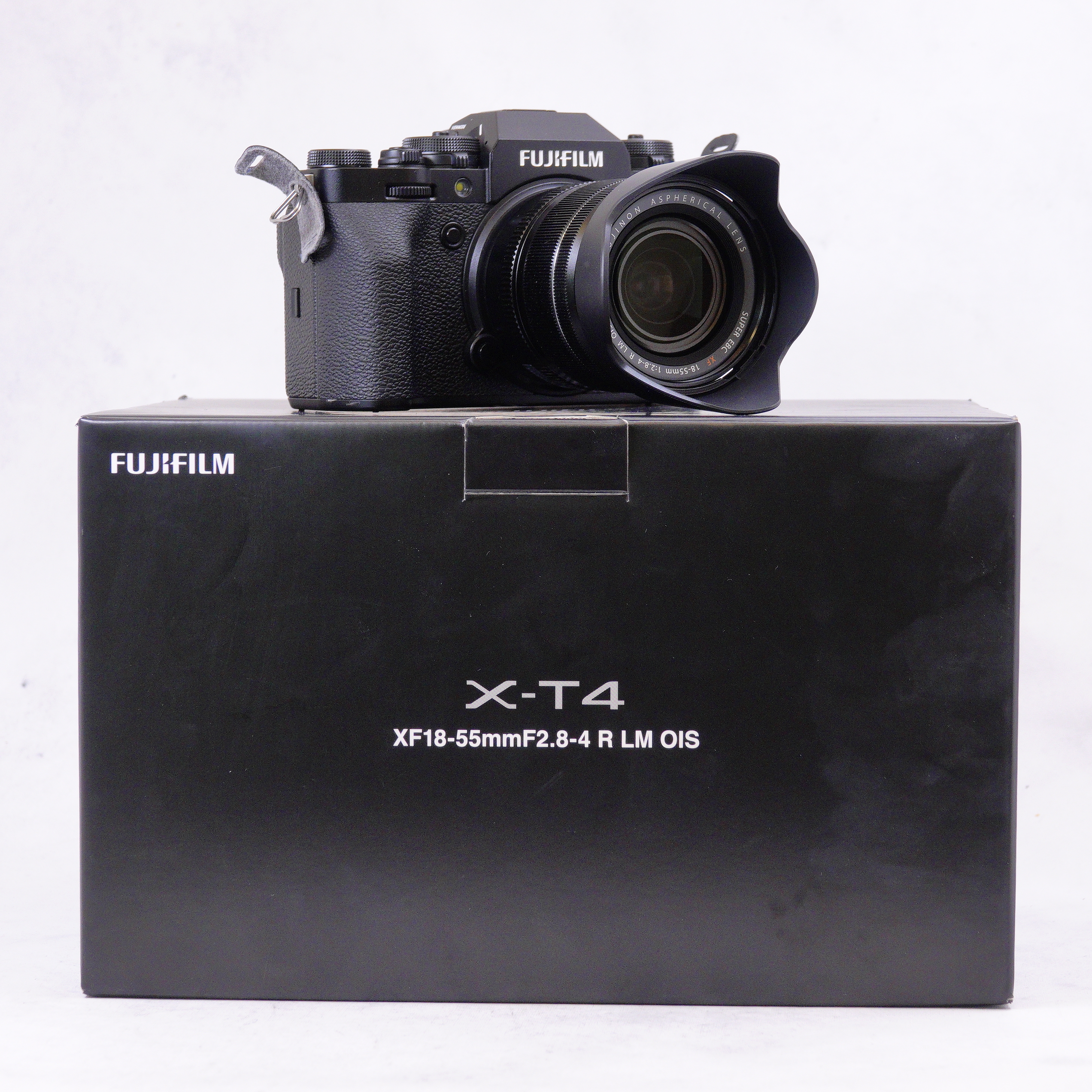 KIT Fujifilm X-T4 black con Lente XF 18-55MM F2.8-4 R LM OIS - Usado