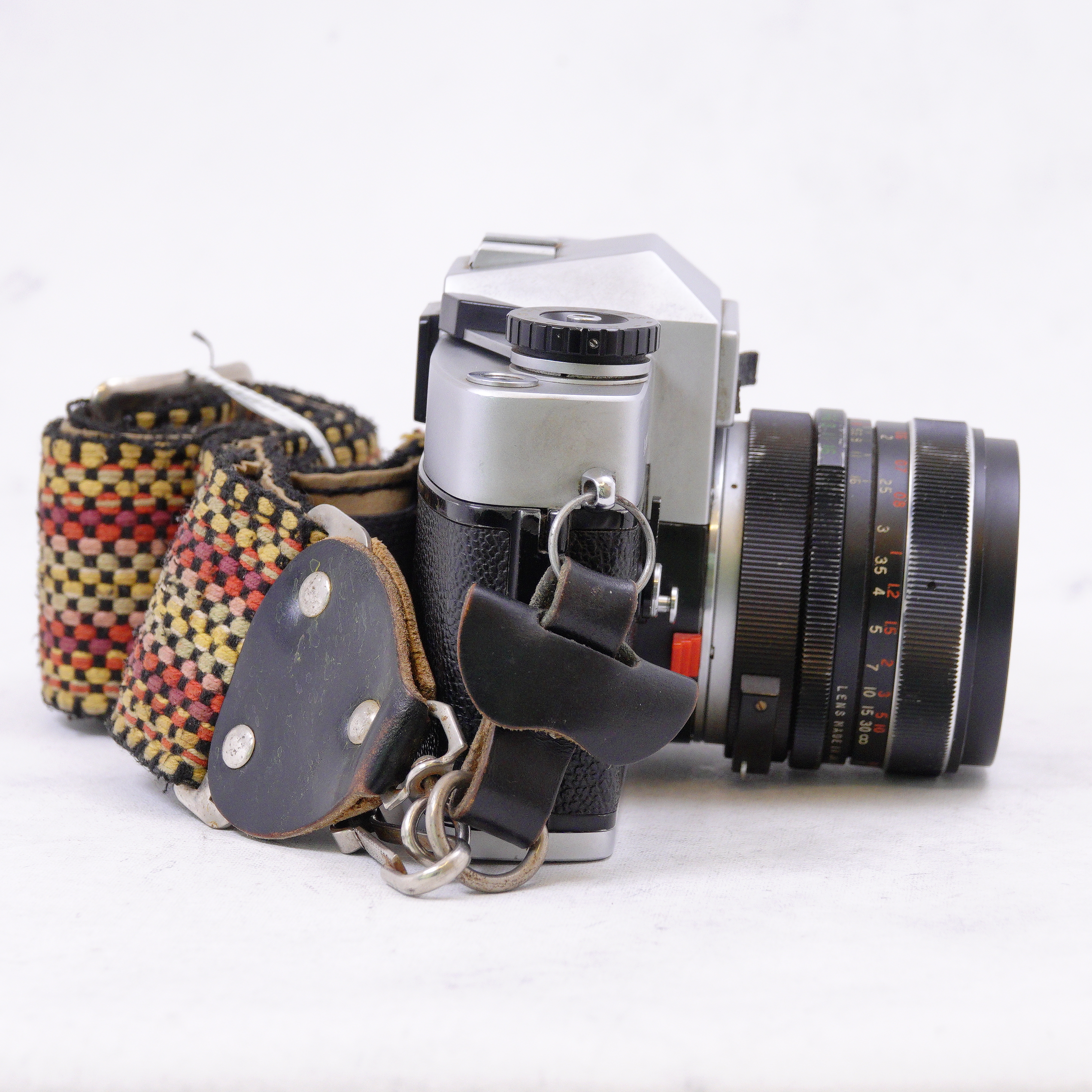 Leicaflex SL con lente Vivitar 28mm f2.8 y correa - Usado