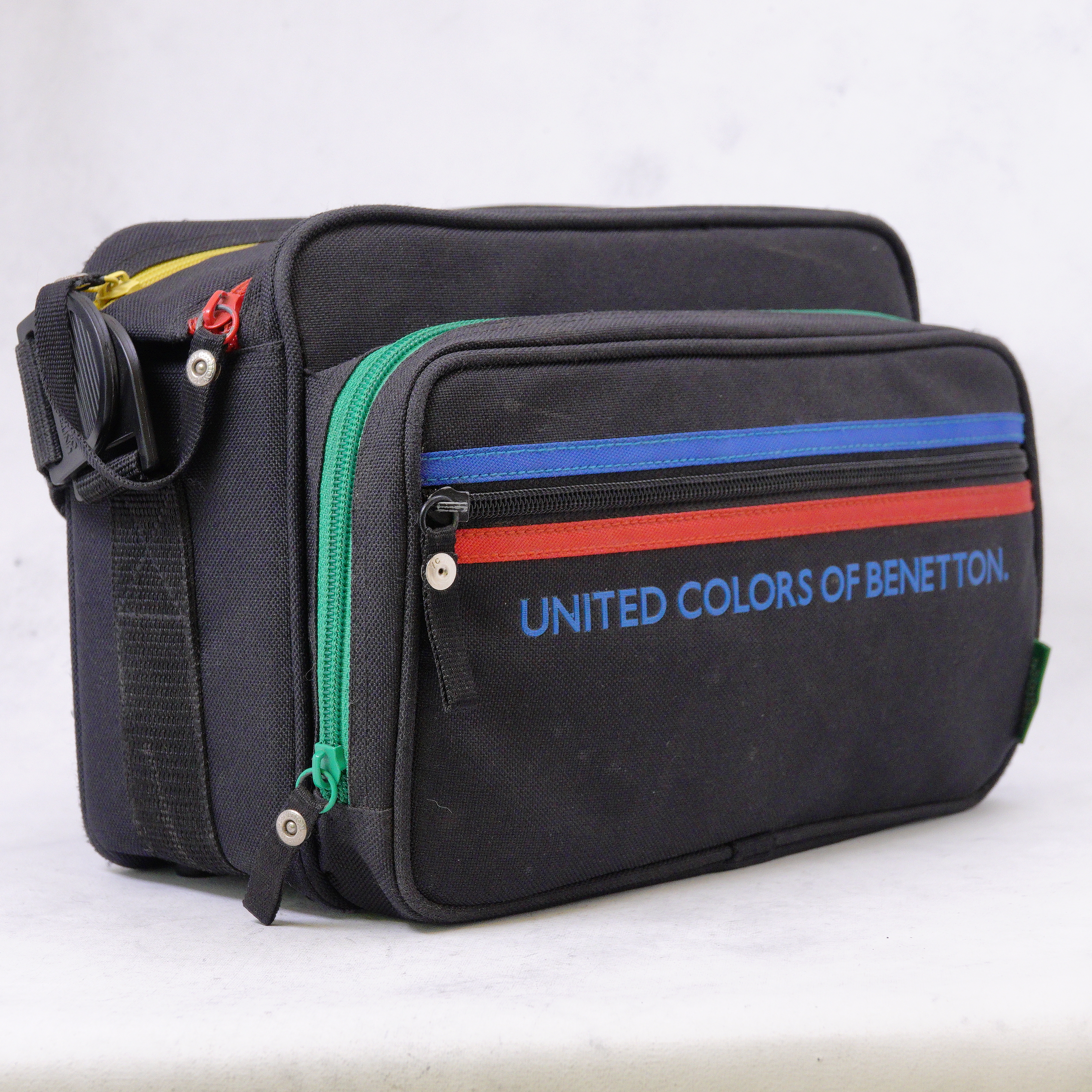 United Colors of Benetton bolso de viaje caso acolchado negro - Usado