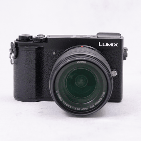 Panasonic Lumix GX9 Mirrorless con Lumix 12-60mm f3.5-5.6 ASPH POWER OIS - Usado