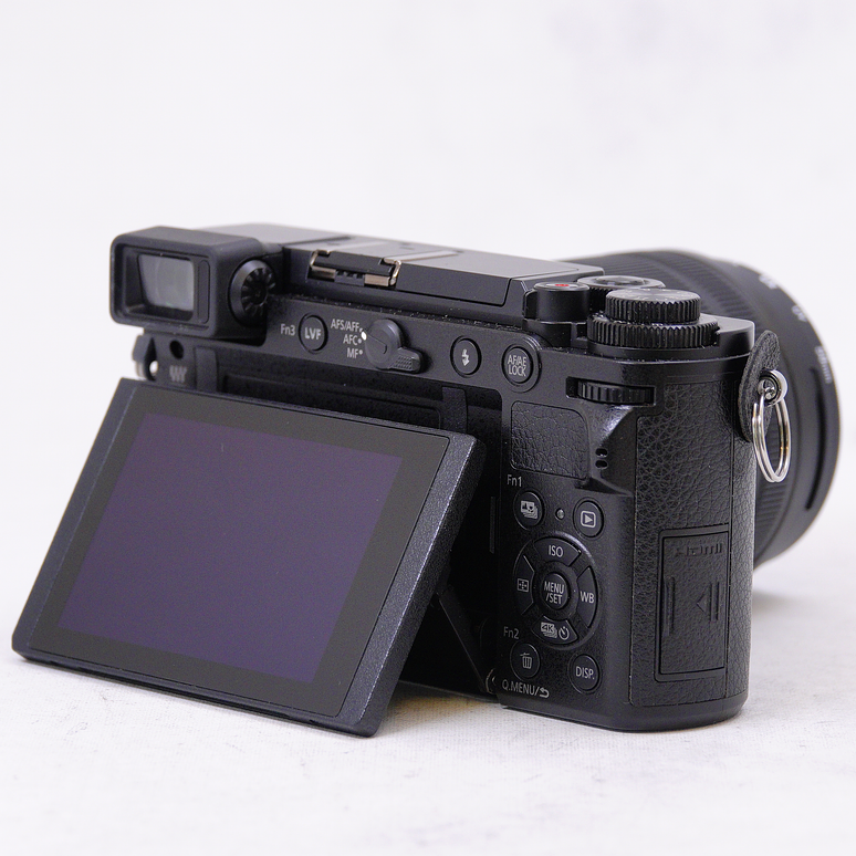 Panasonic Lumix GX9 Mirrorless con Lumix 12-60mm f3.5-5.6 ASPH POWER OIS - Usado 5