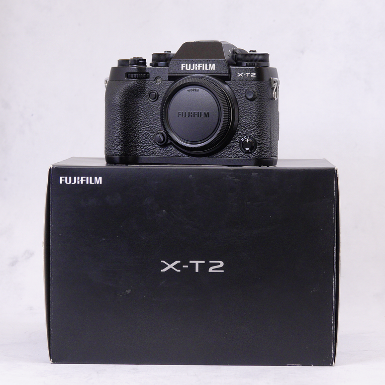 FUJIFILM X-T2 (Cuerpo) en caja original más accesorios - Usado 12