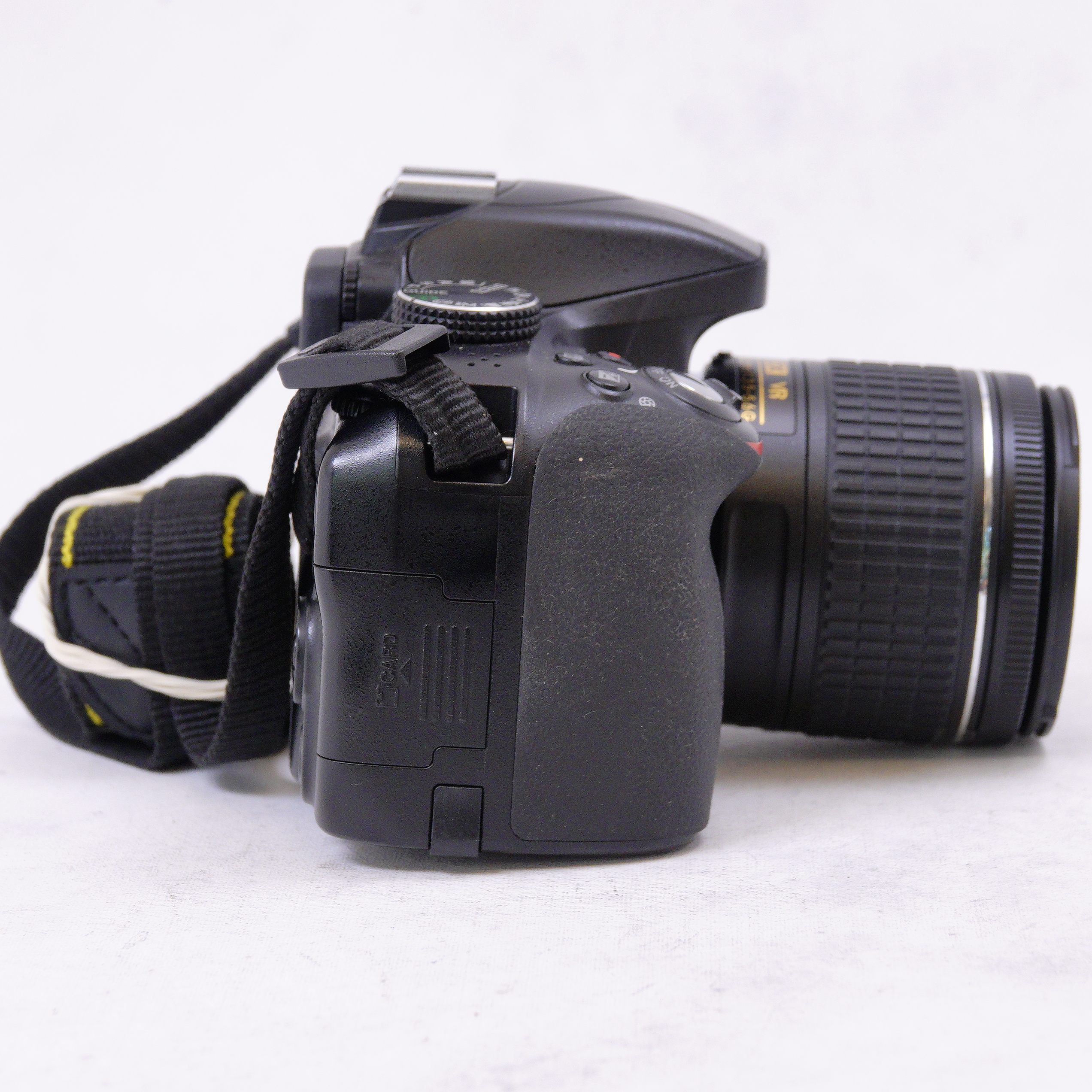 Nikon D3300 con Lente 18-55mm f3.5-5.6 G VR - Usado