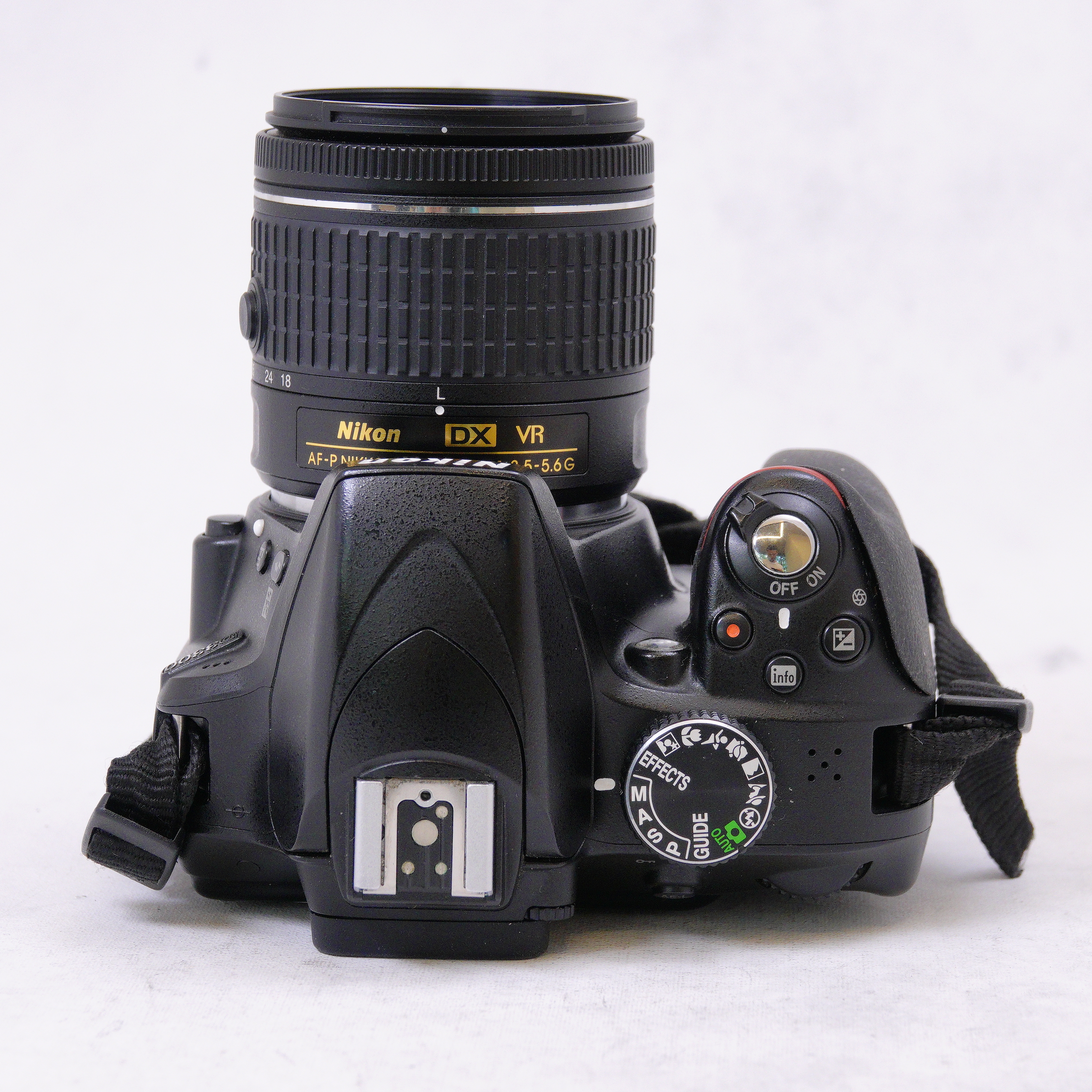 Nikon D3300 con Lente 18-55mm f3.5-5.6 G VR - Usado