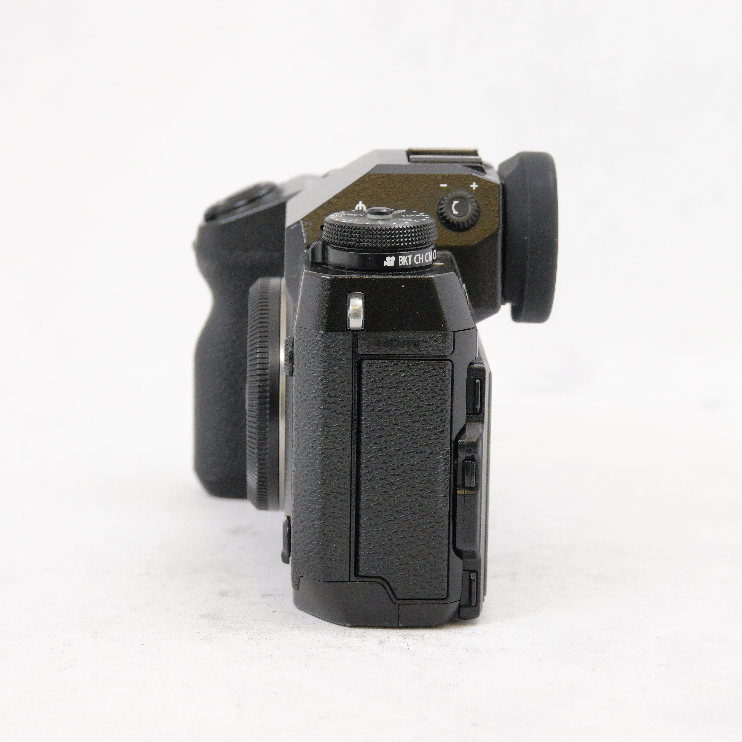 FUJIFILM X-H1 con Battery Grip Kit mas accesorios - Usado