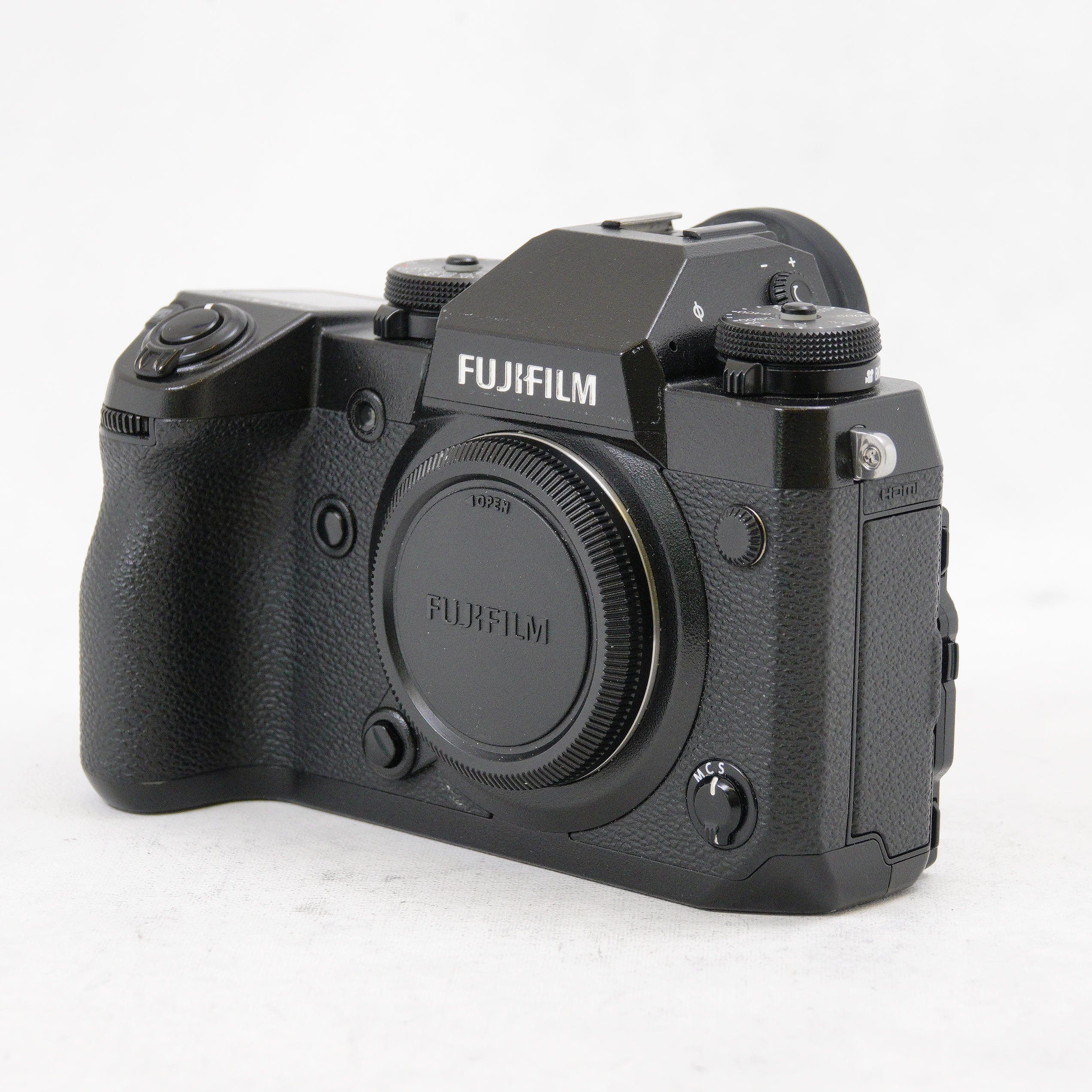 FUJIFILM X-H1 con Battery Grip Kit mas accesorios - Usado