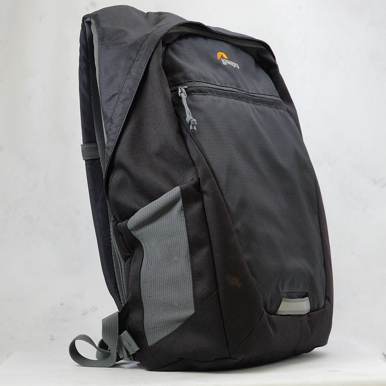 Mochila Lowepro Photo Hatchback Series BP 150 AW II (Black/Gray) - Usado 3