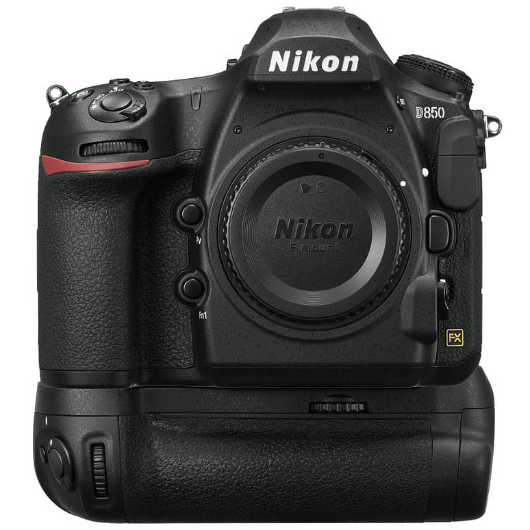 Nikon D850 DSLR con MB-D18 BATTERYGRIP y Kirk L-Bracket - Usado 1