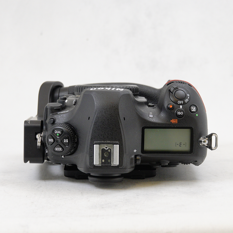 Nikon D850 DSLR con MB-D18 BATTERYGRIP y Kirk L-Bracket - Usado 10