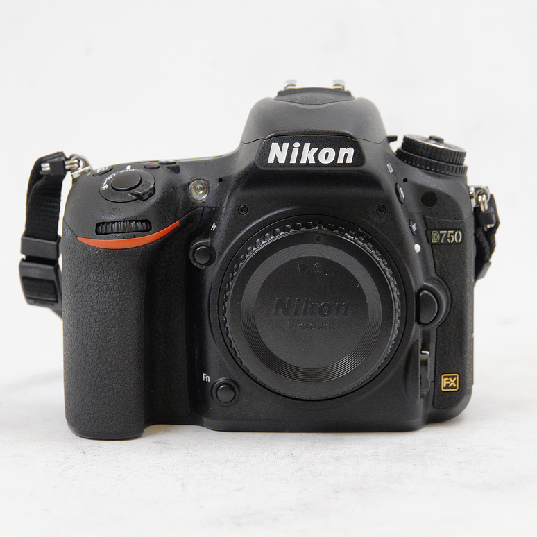 Nikon D750 DSLR - Usado 2