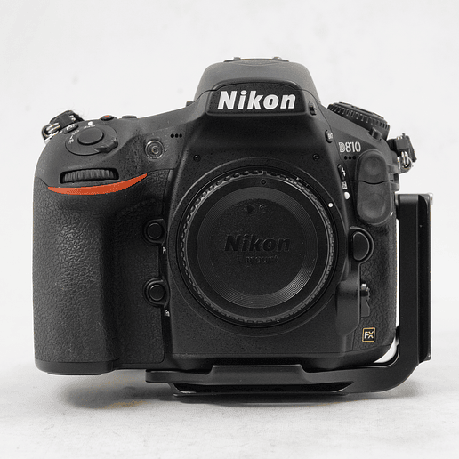 Nikon D810 DSLR con Battery Grip mas L Bracket y accesorios - Usado 4
