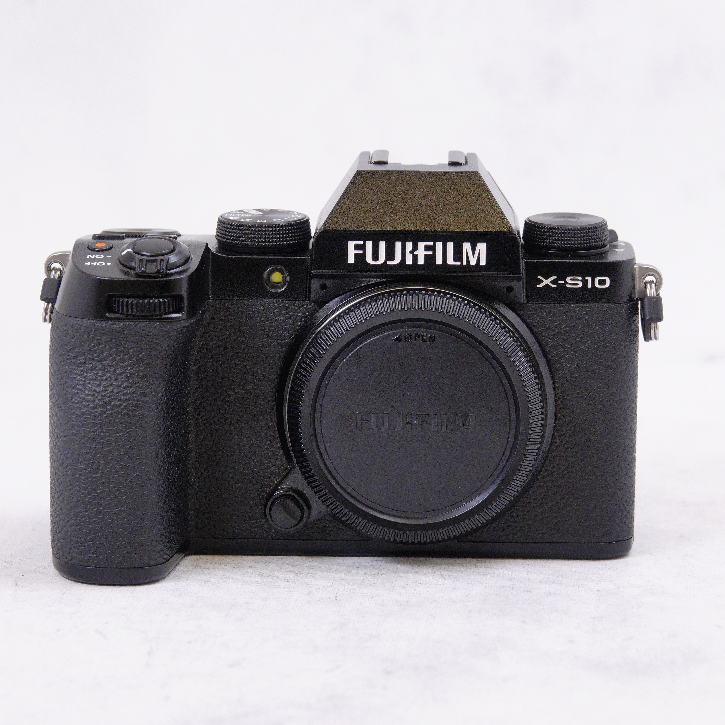 FUJIFILM X-S10 Mirrorless (Cuerpo) - Usado