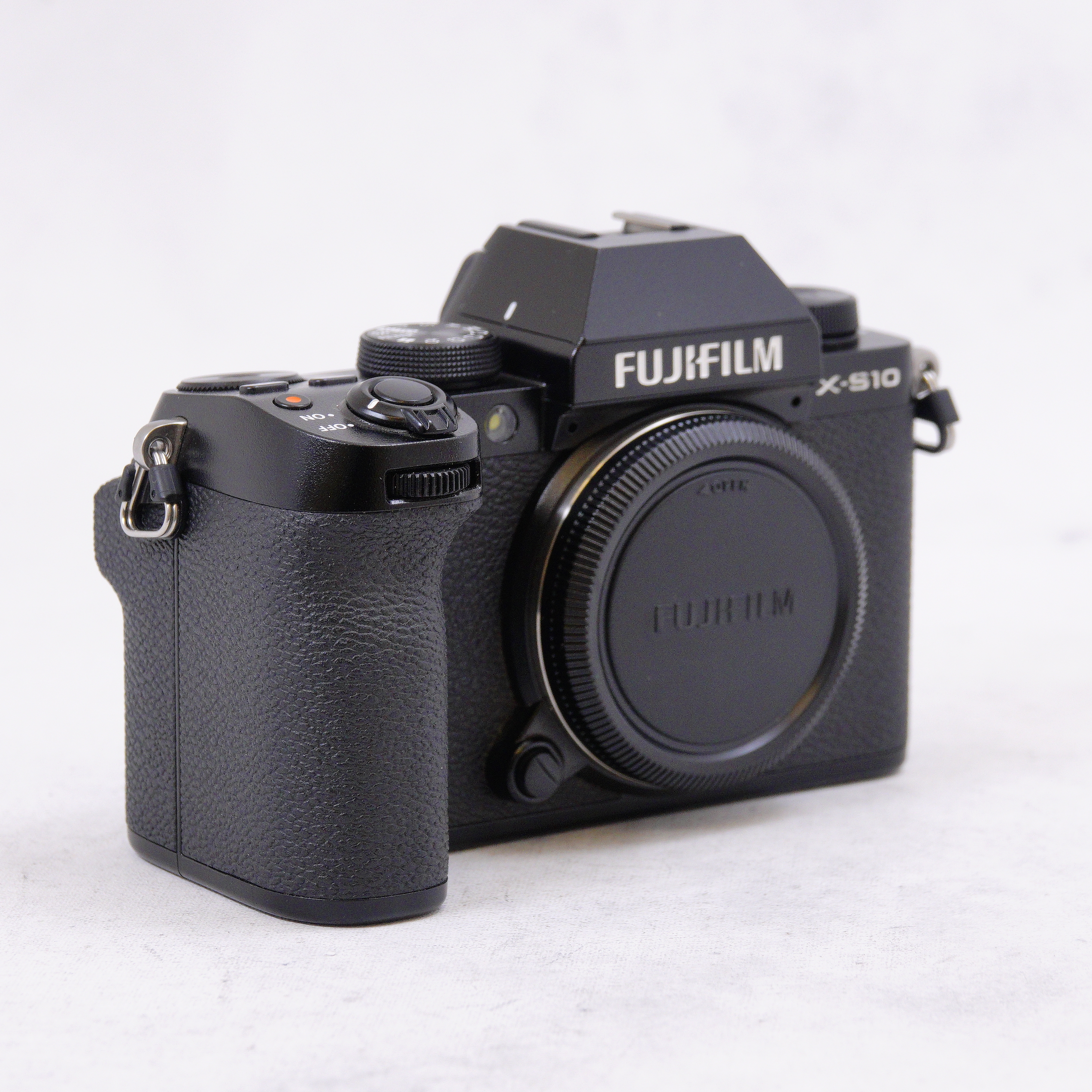 FUJIFILM X-S10 Mirrorless (Cuerpo) - Usado