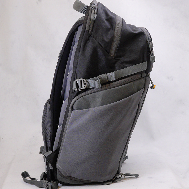 Lowepro Photo Active 300 AW Backpack (Black/Gray) - Usado 5