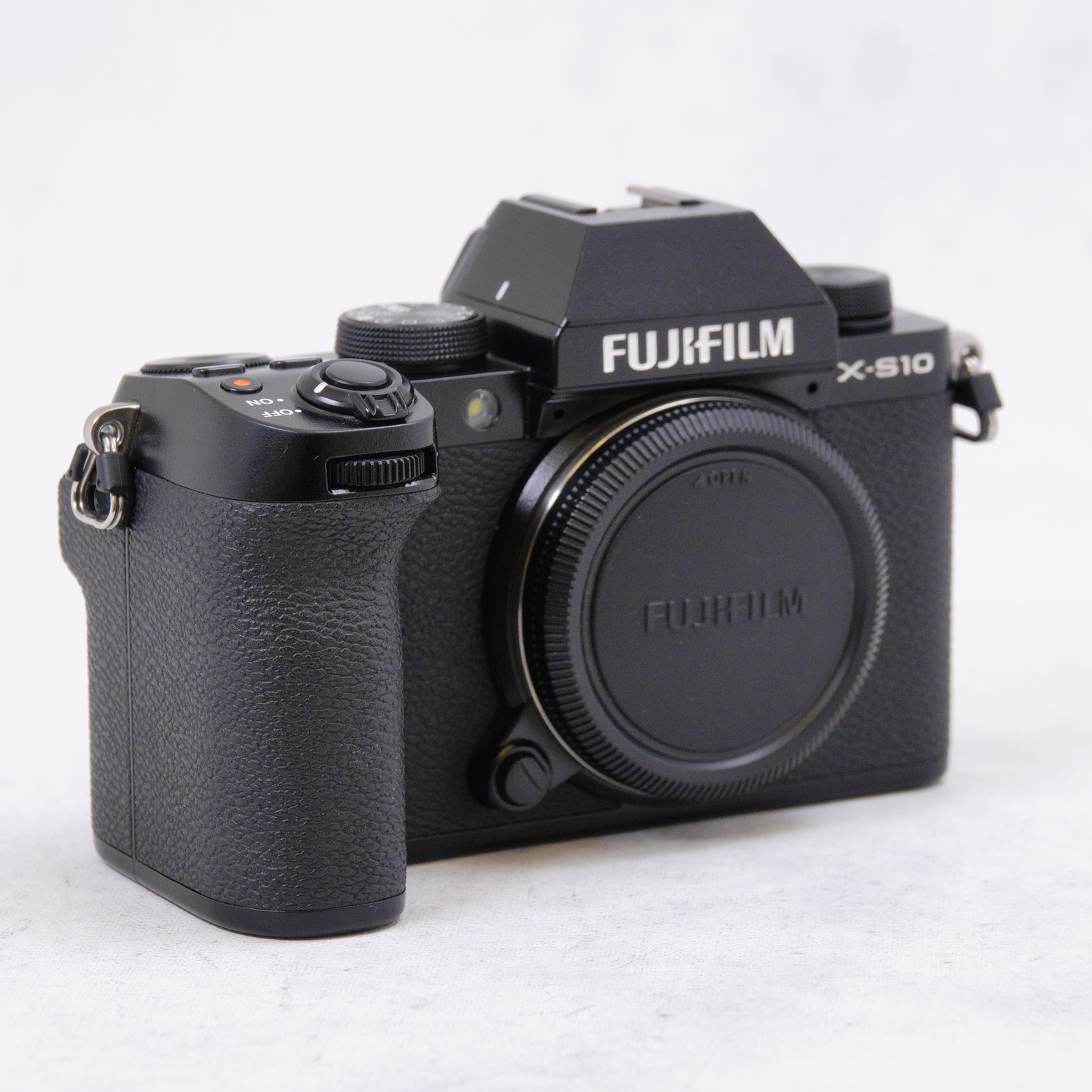 FUJIFILM X-S10 Mirrorless con accesorios- Usado