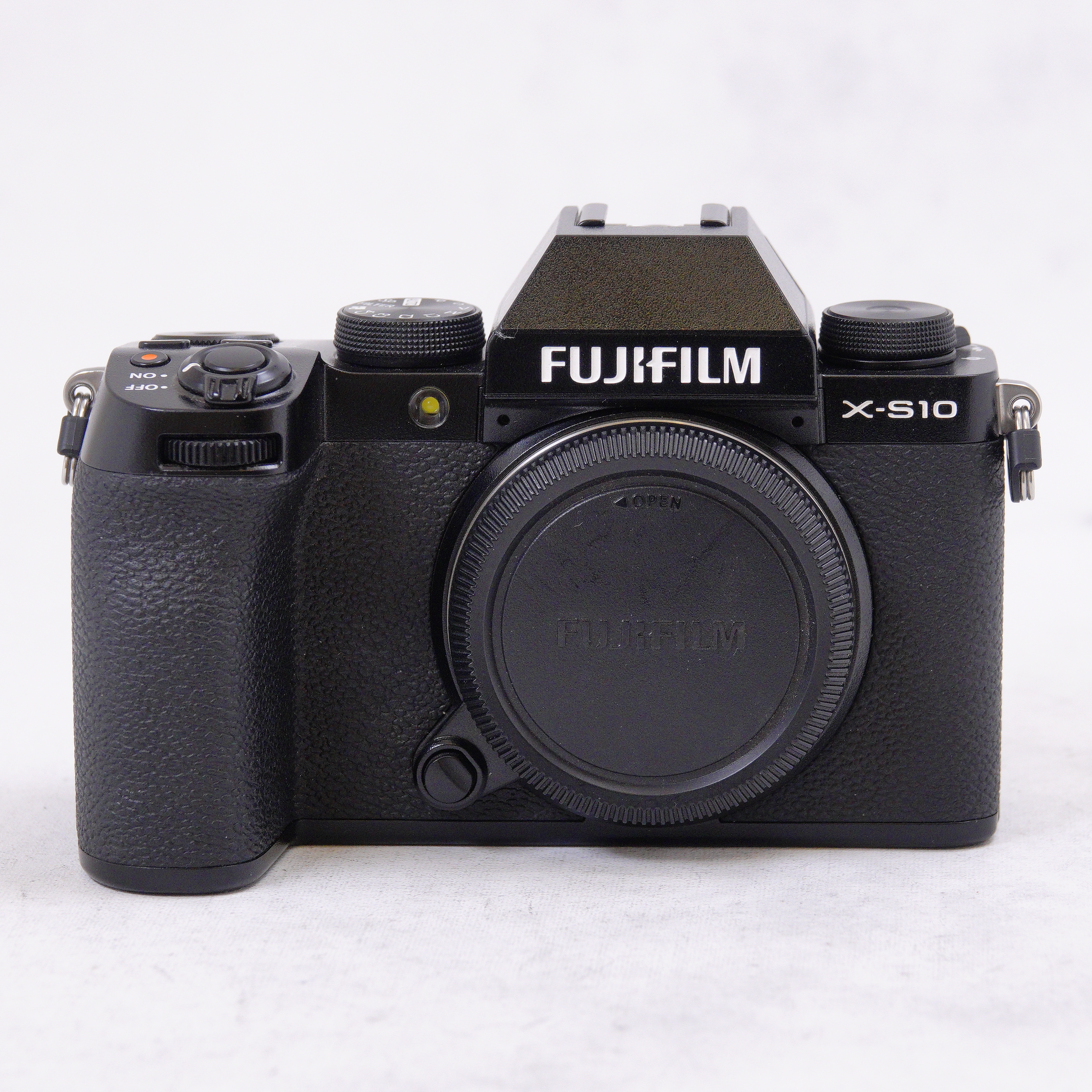 FUJIFILM X-S10 con accesorios - Usado