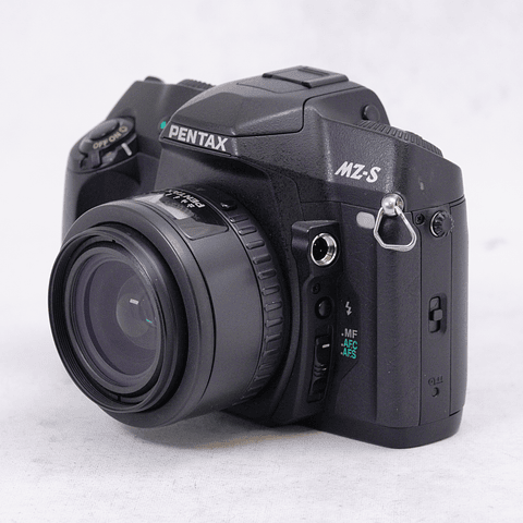 Pentax MZ-S con lente Pentax-FA SMC 28mm f2.8 AL - Usado