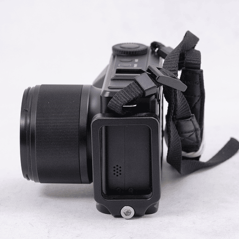 Sigma DP3 Merrill con lente 50mm f2.8 Macro mas accesorios - Usado