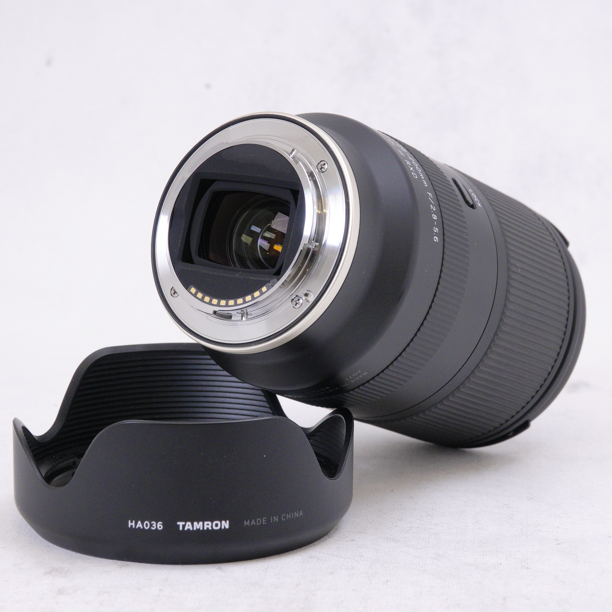 Tamron 28-200mm f/2.8-5.6 Di III RXD para Sony E - Usado
