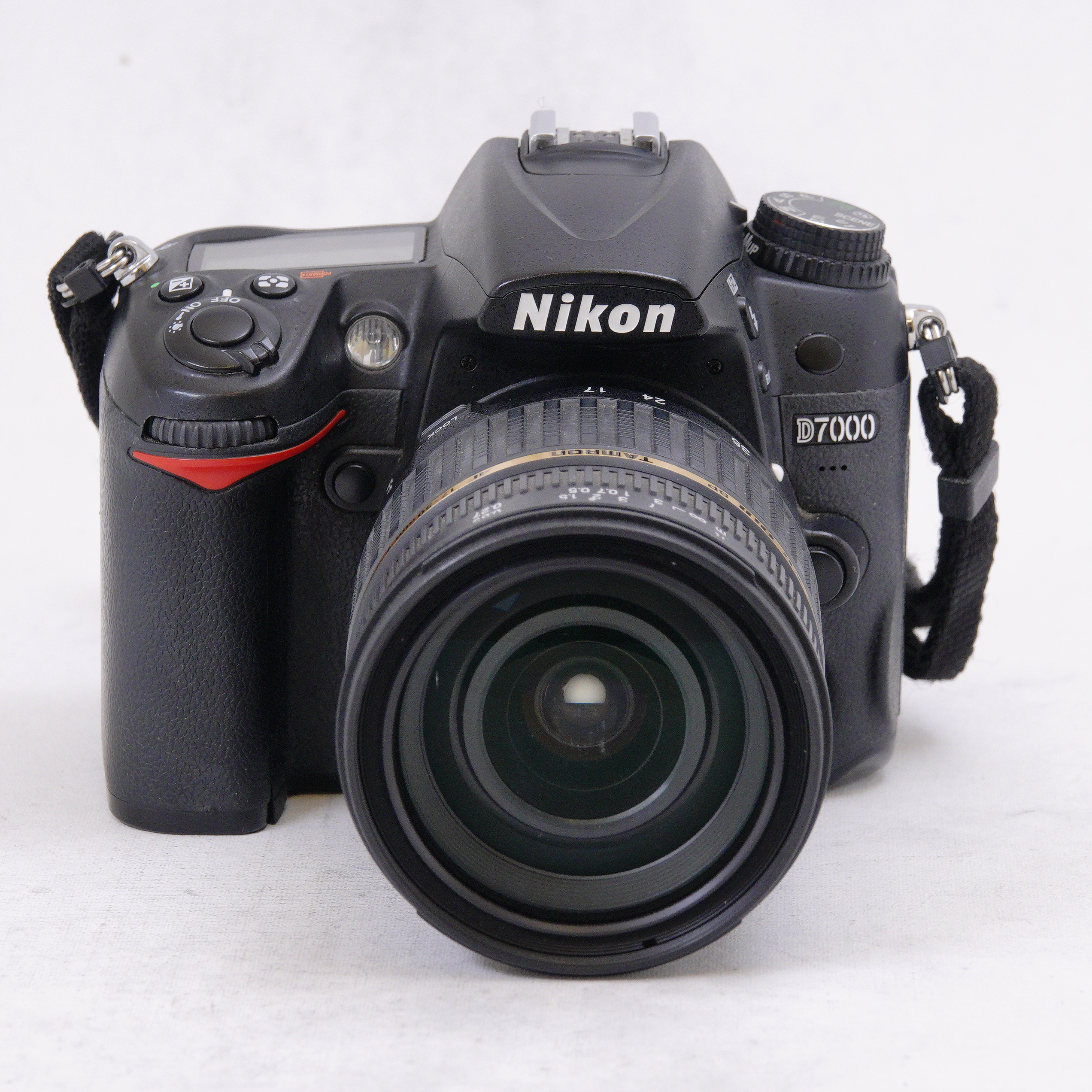 Nikon D7000 con Lente Tamron SP 17-50mm f/2.8 Di II LD Aspherical IF mas bolso - Usado