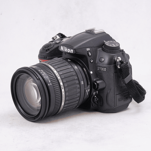 Nikon D7000 con Lente Tamron SP 17-50mm f/2.8 Di II LD Aspherical IF mas bolso - Usado 9