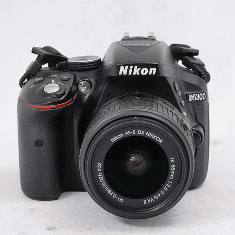 Nikon 5300 más lente 18-55mm kit con accesorios - Usado