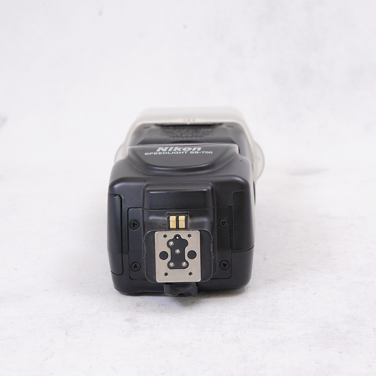 Nikon SB-700 AF Speedlight - Usado 9