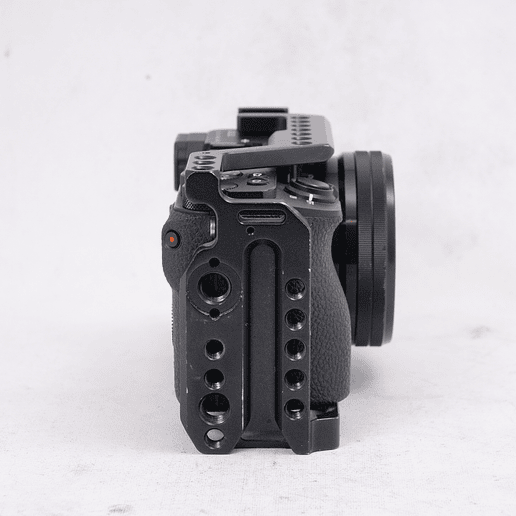 Sony Alpha a6500 con lente 16-50mm y SmallRig Cage  - Usado 4