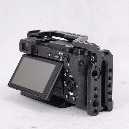 Sony Alpha a6500 con lente 16-50mm y SmallRig Cage  - Usado 5