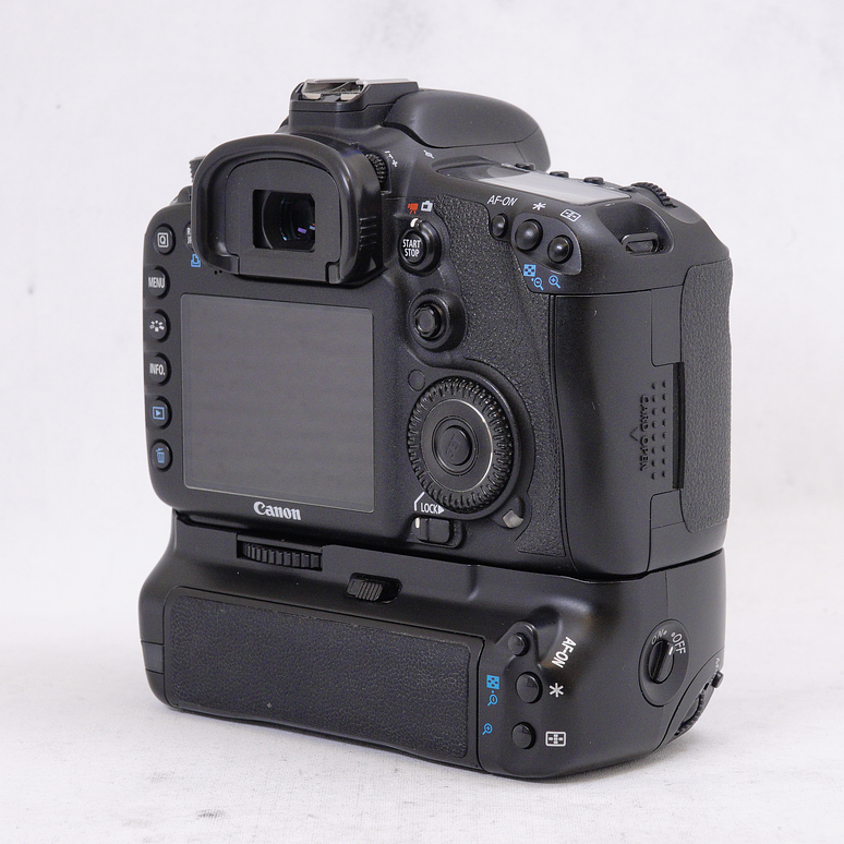 Canon EOS 7D DSLR (Cuerpo + battery grip Meike) - Usado 6