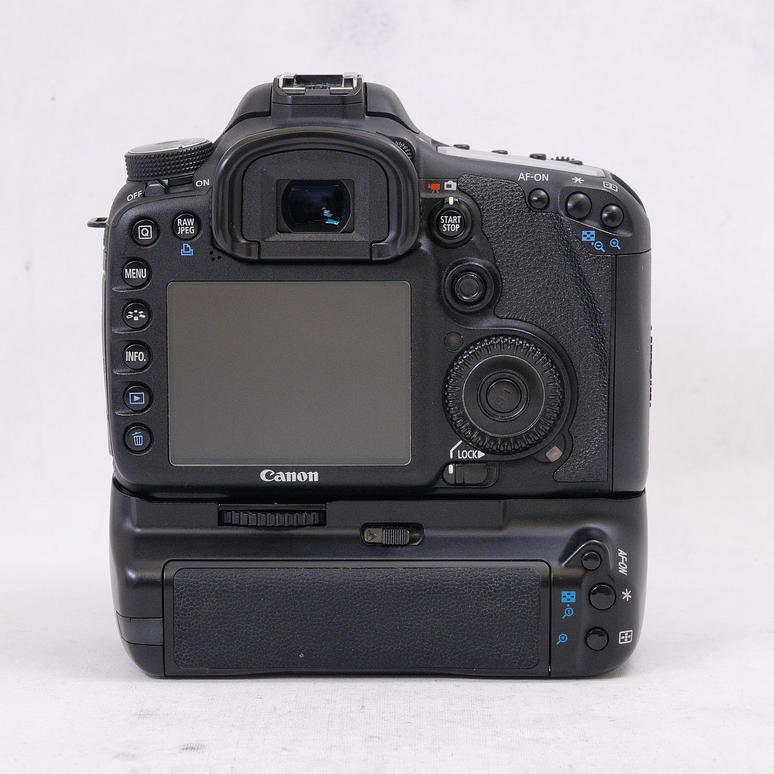 Canon EOS 7D DSLR (Cuerpo + battery grip Meike) - Usado 7