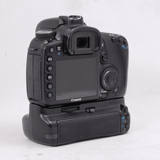Canon EOS 7D DSLR (Cuerpo + battery grip Meike) - Usado 8