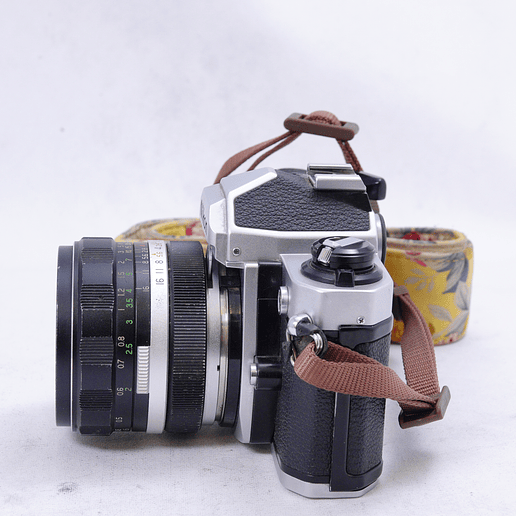 Cámara Nikon FM2 con 28mm F2.8 - Usada 3