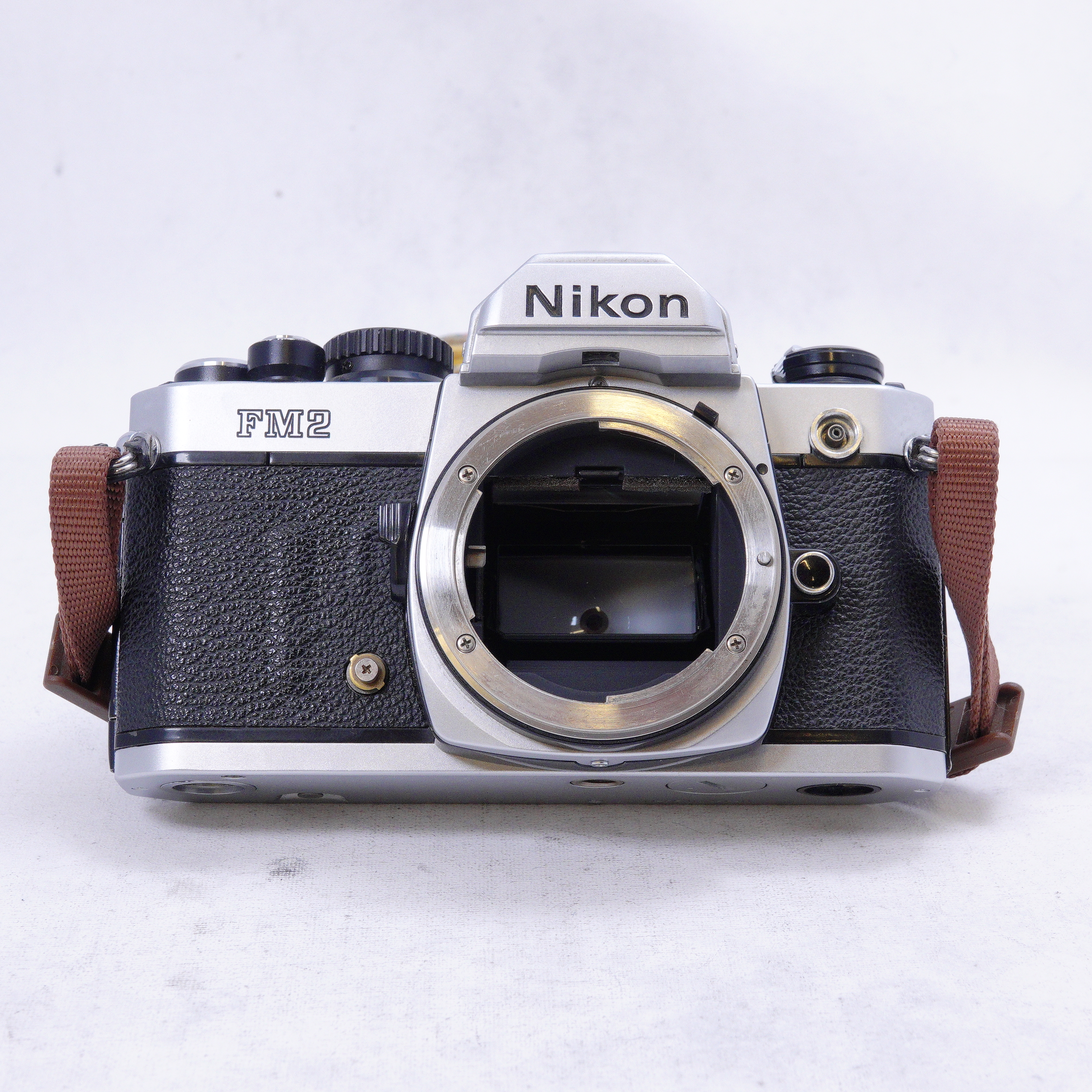 Cámara Nikon FM2 con 28mm F2.8 - Usada