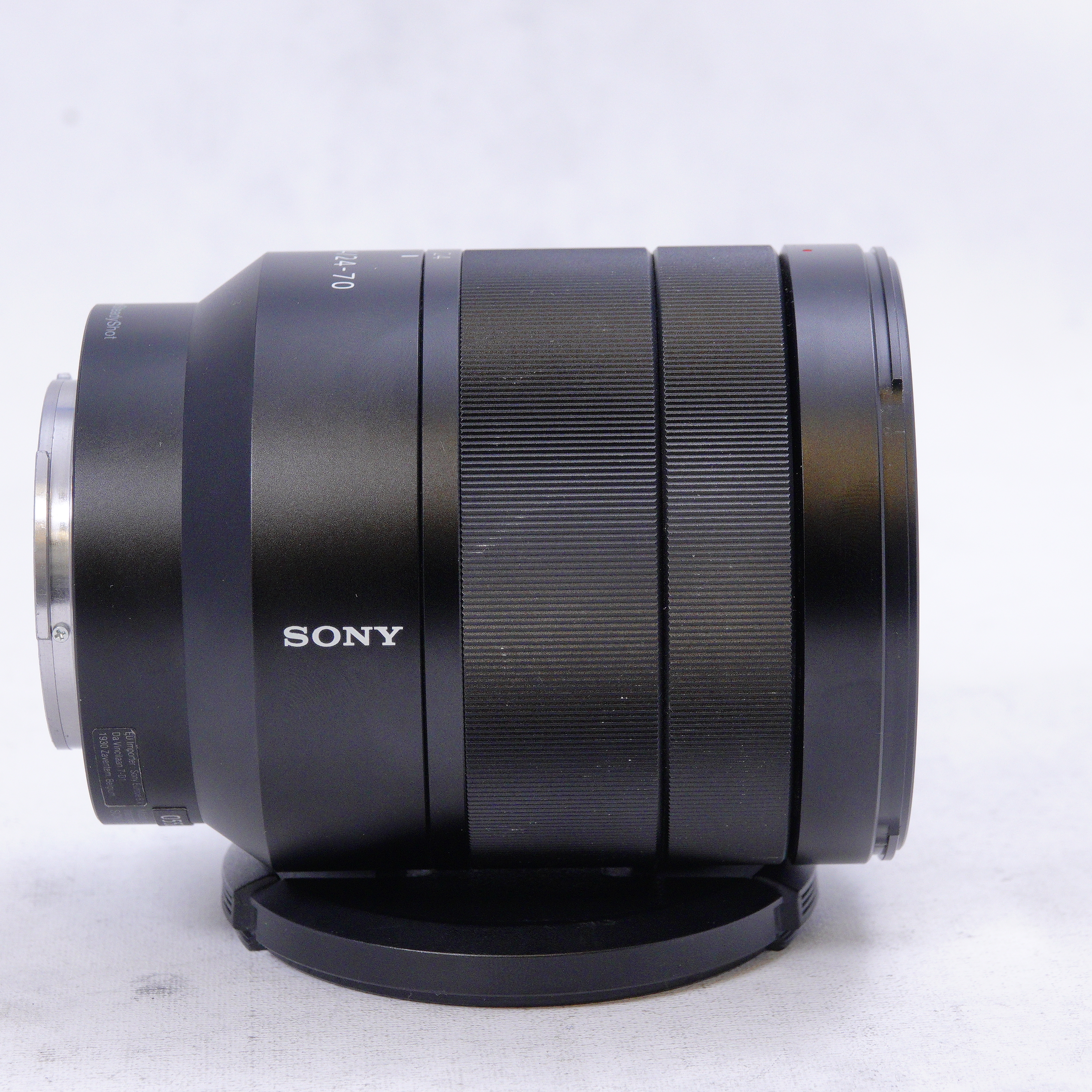 Lente Sony Vario-Tessar T* FE 24-70mm f/4 ZA OSS - Usado-