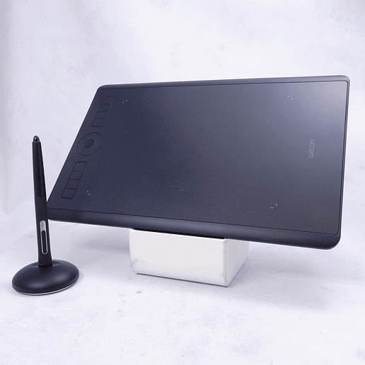 Wacom Intuos Pro Creative Pen Tablet Medium - Usado 2