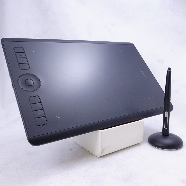 Wacom Intuos Pro Creative Pen Tablet Medium - Usado 3